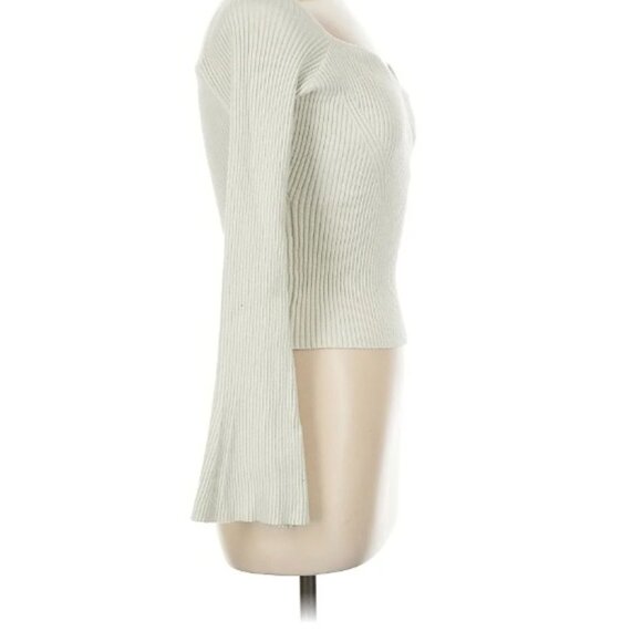 Cloth women's cream long sleeve blouse, pullover, flared at wrists, Medium. - Picture 3 of 9